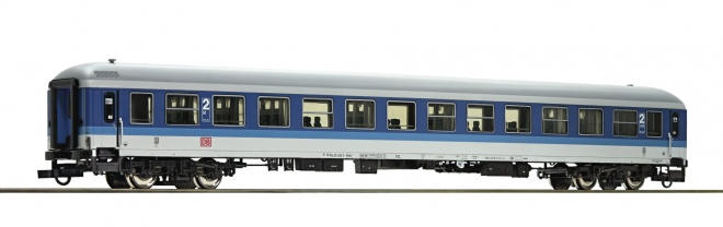 Passenger car 2nd class with bicycle compartment in IR livery<br /><a href='images/pictures/Roco/Roco-74303.jpg' target='_blank'>Full size image</a>